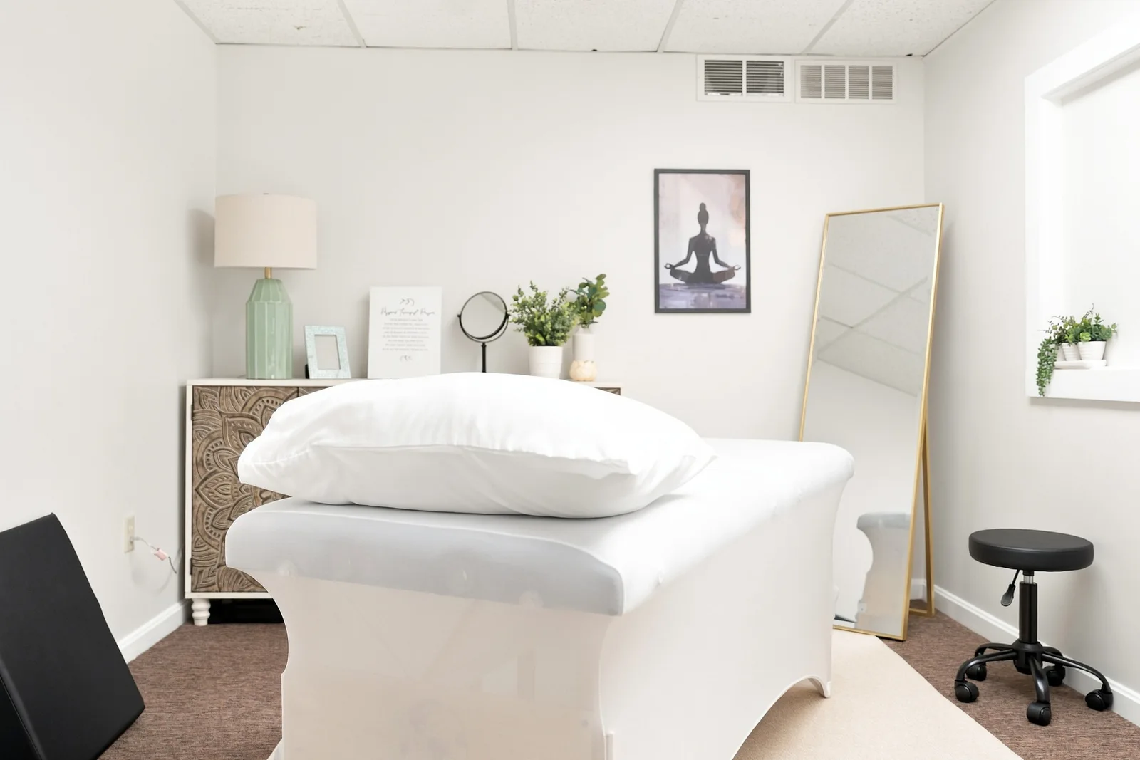 Treatment room at the Harvard practice, photographed by our team.